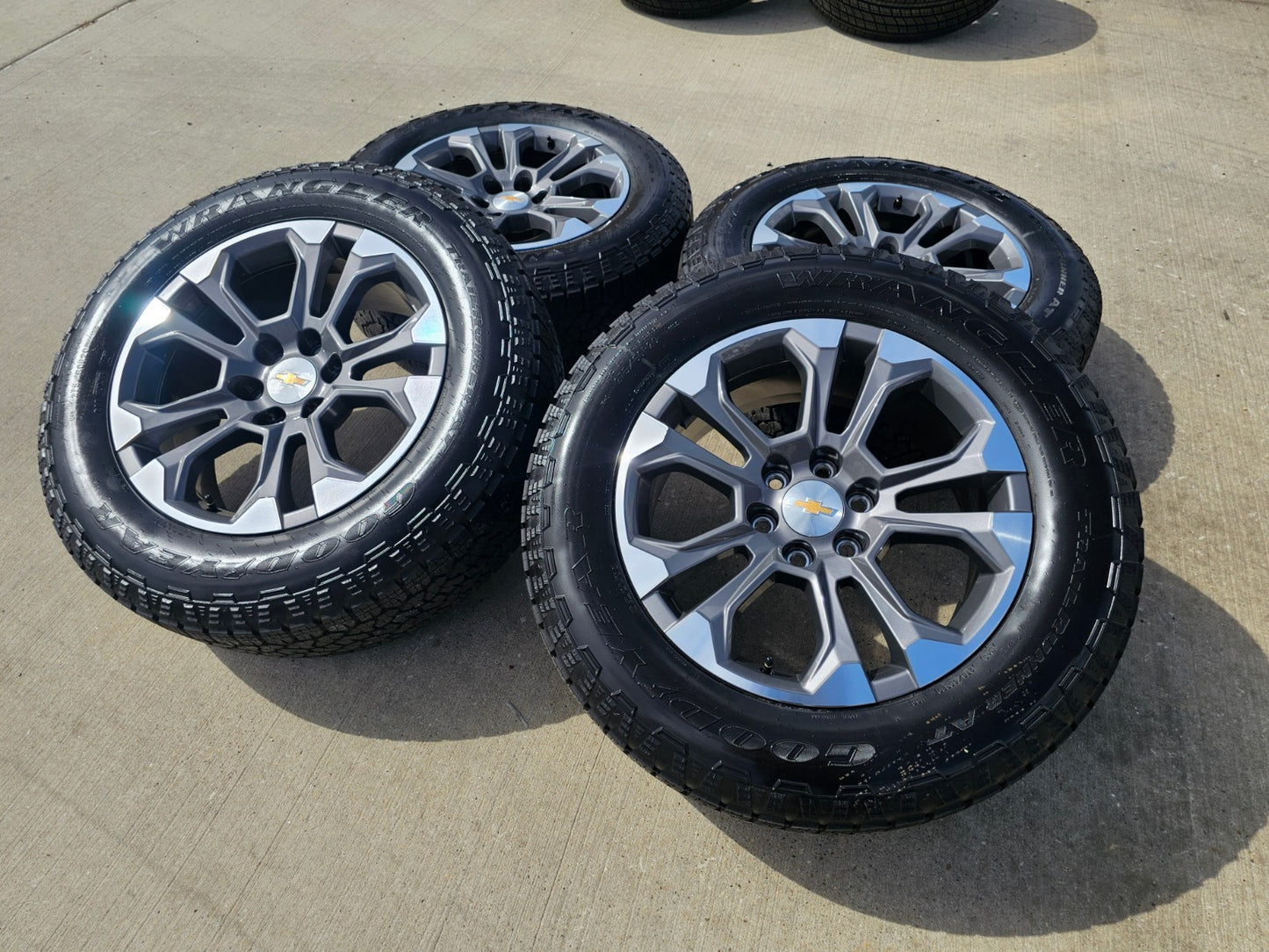 20" Chevy Tahoe Silverado OEM 14090 95417 wheels rims tires SET GOODYEAR A/T NEW
