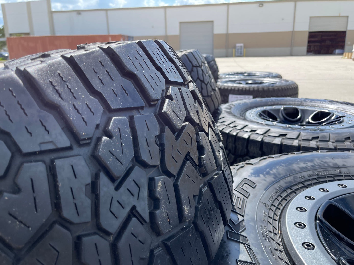 17" Ford F-150 Raptor OEM BEADLOCK rims wheels 10459 95210 FALKEN 35" tires SET