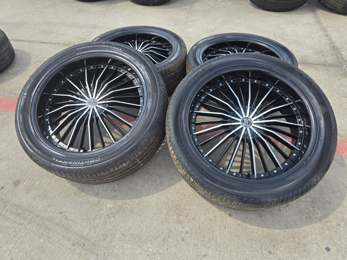 22" 22x9 2Crave N26 Jeep Grand Cherokee L Dodge Durango wheels rims tires