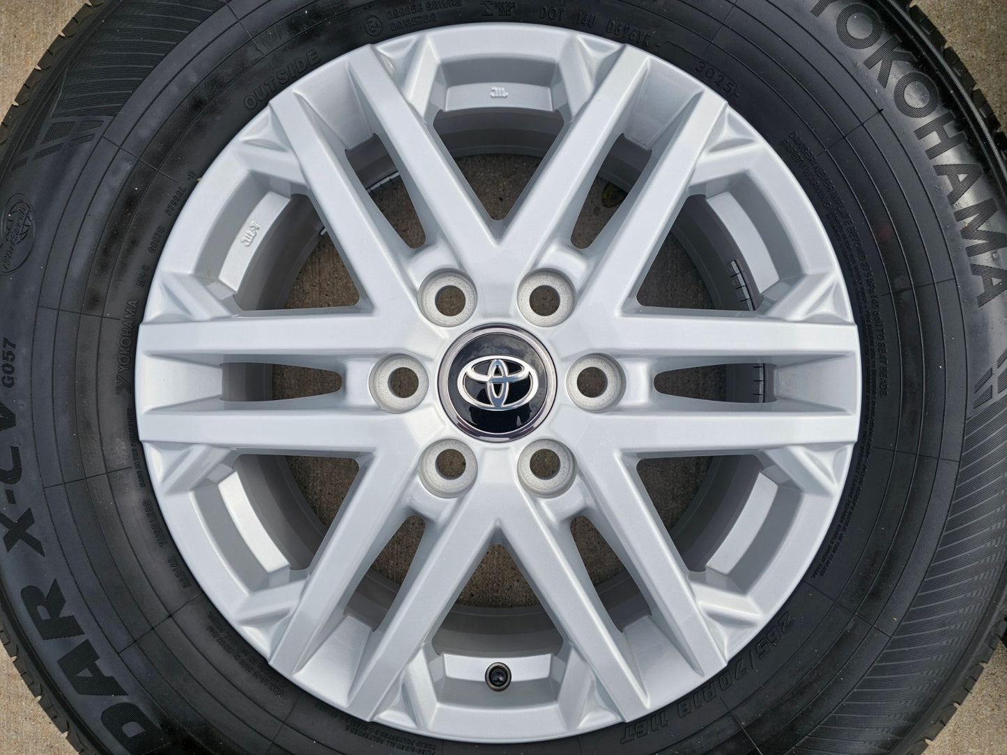 18" Toyota Tundra Sequoia OEM wheels rims 75281 LX600 2024 2025 2026 YOKOHAMA