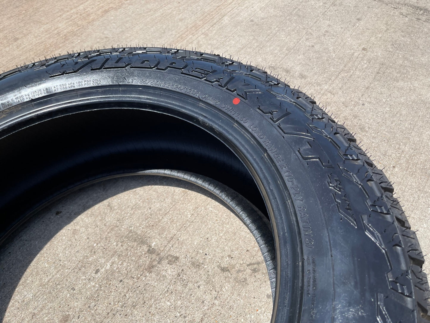 (1) 285/55/22 Falken Wildpeak A/T4 AT4W tire NEW