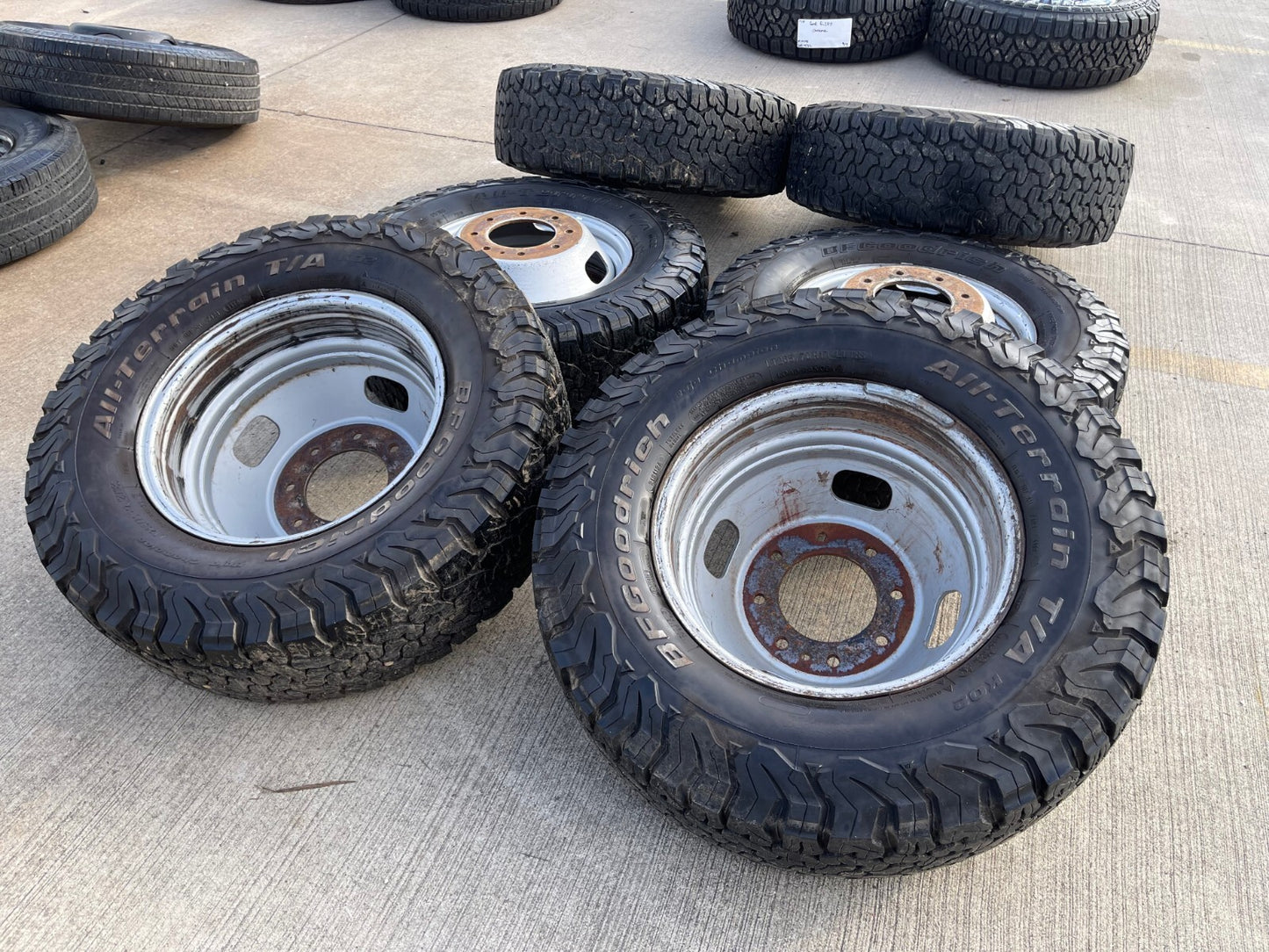 (6) 17" Ford F-350 Dually OEM rims wheels 3615 99016 tires BFG KO2 A/T