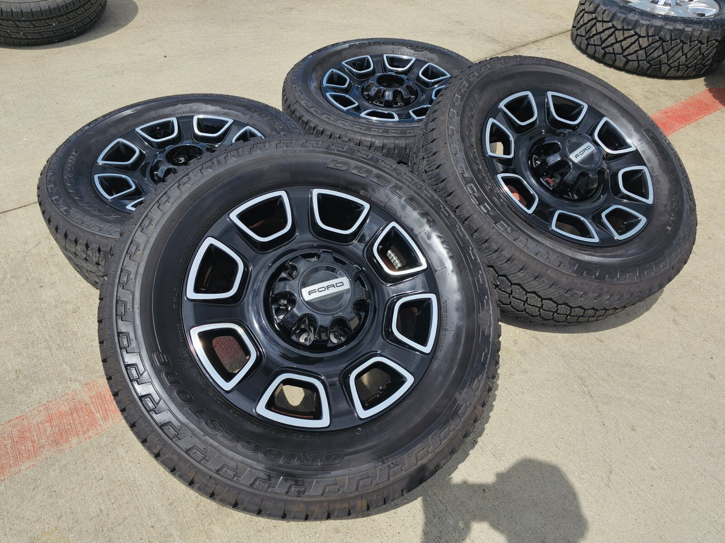 20" Ford F-250 F-350 OEM Lariat Platinum wheels rims 10486 tires 2024 2025