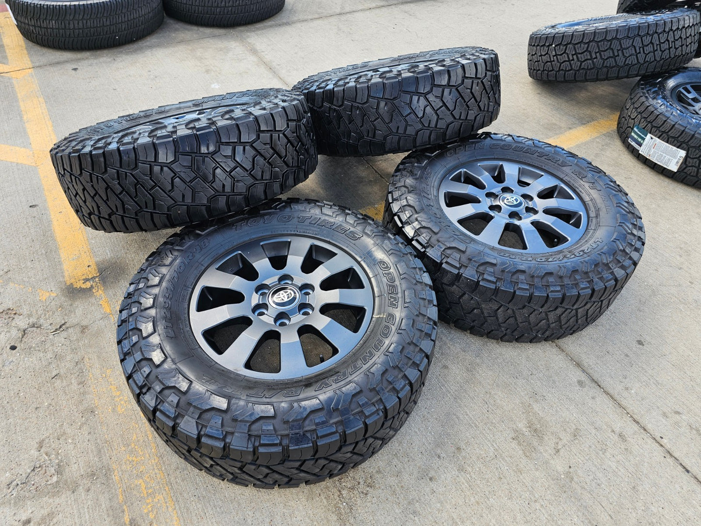 18" Toyota Land Cruiser OEM TRD wheels rims 95952 Tundra Sequoia TOYO R/T