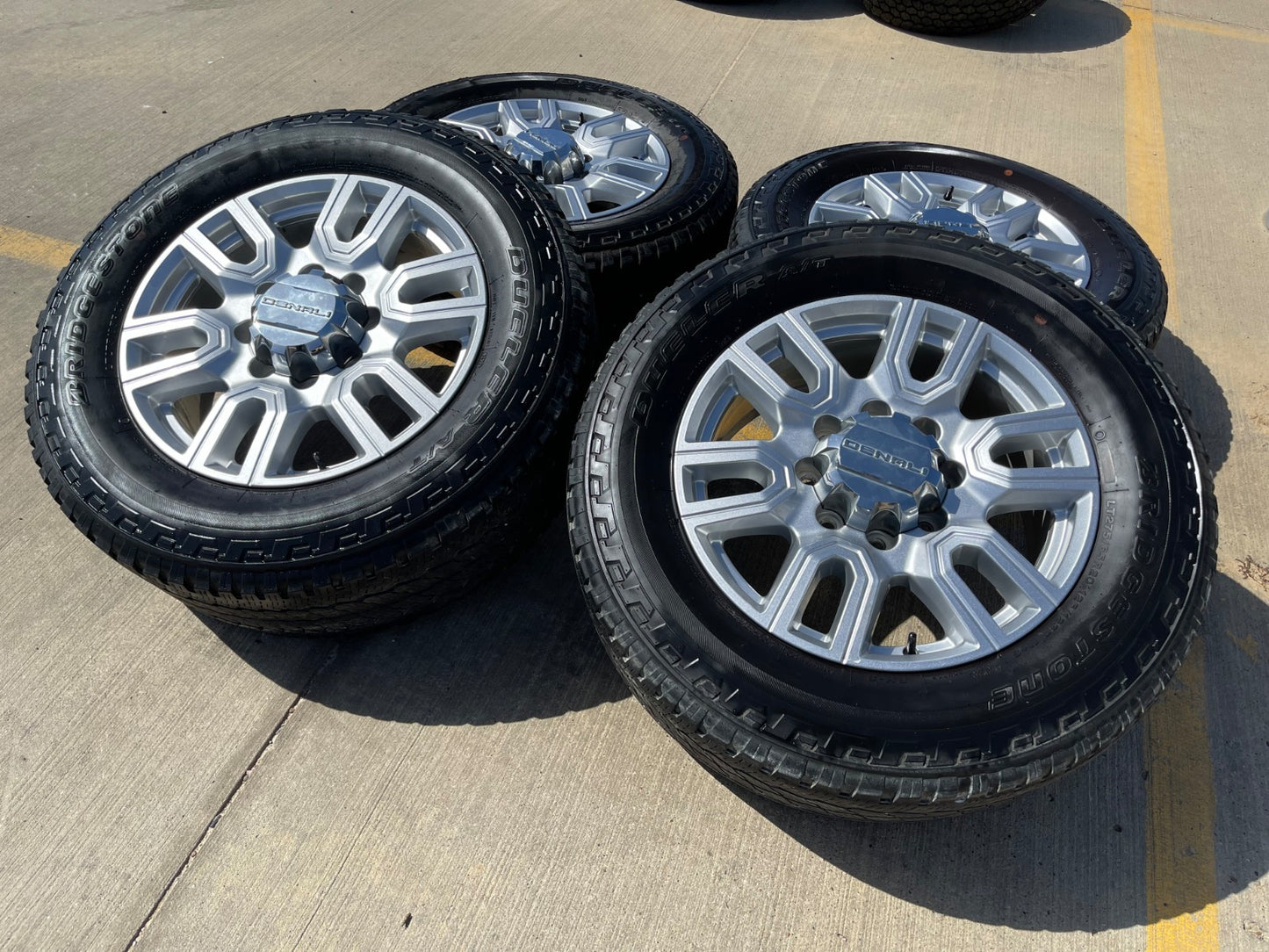 20" GMC Sierra AT4 2500 3500 OEM wheels rims 5950 Silverado SET BRIDGESTONE