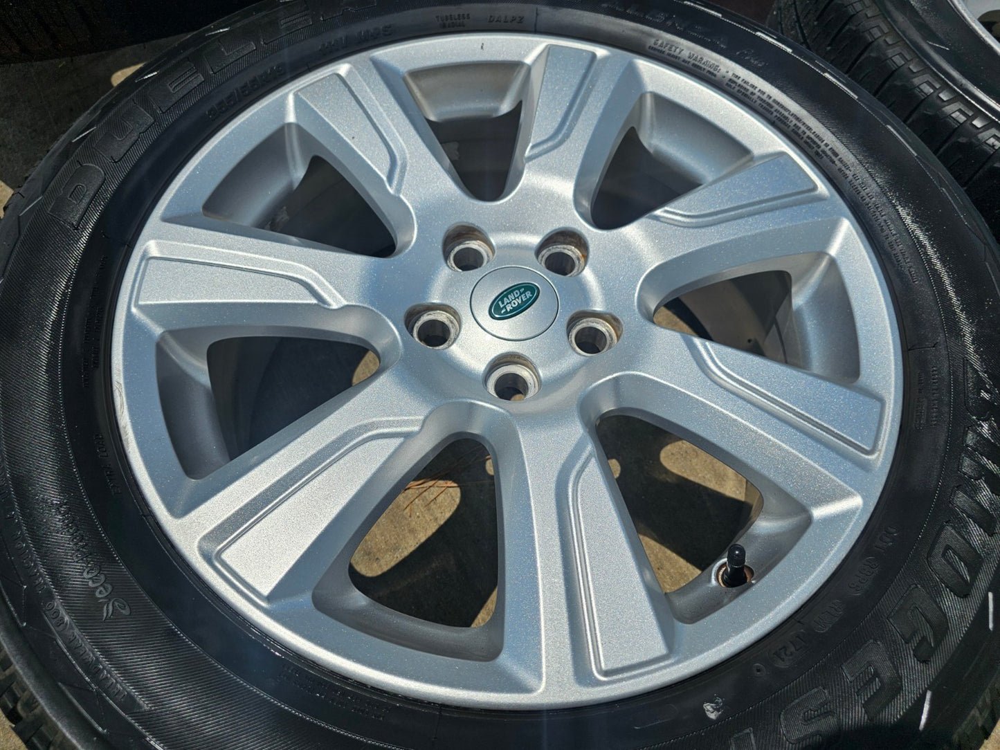 19" Range Land Rover LR4 OEM wheels rims 72259 tires