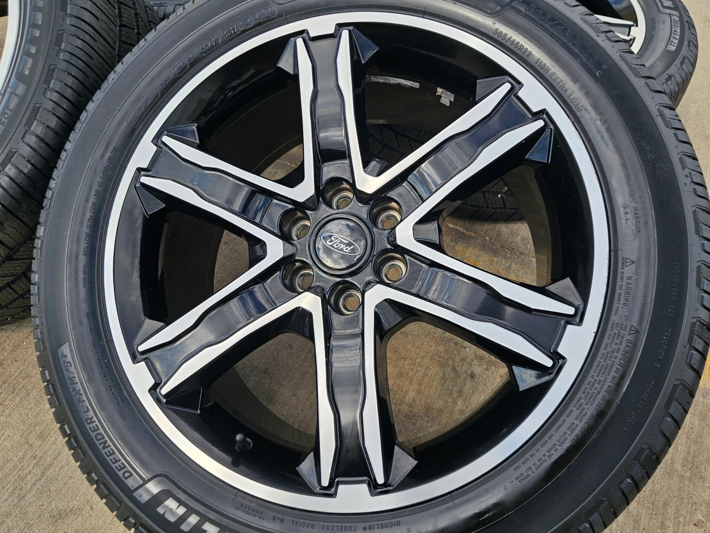 22" Ford F-150 Expedition PERFORMANCE OEM 10200 rims wheels MICHELIN