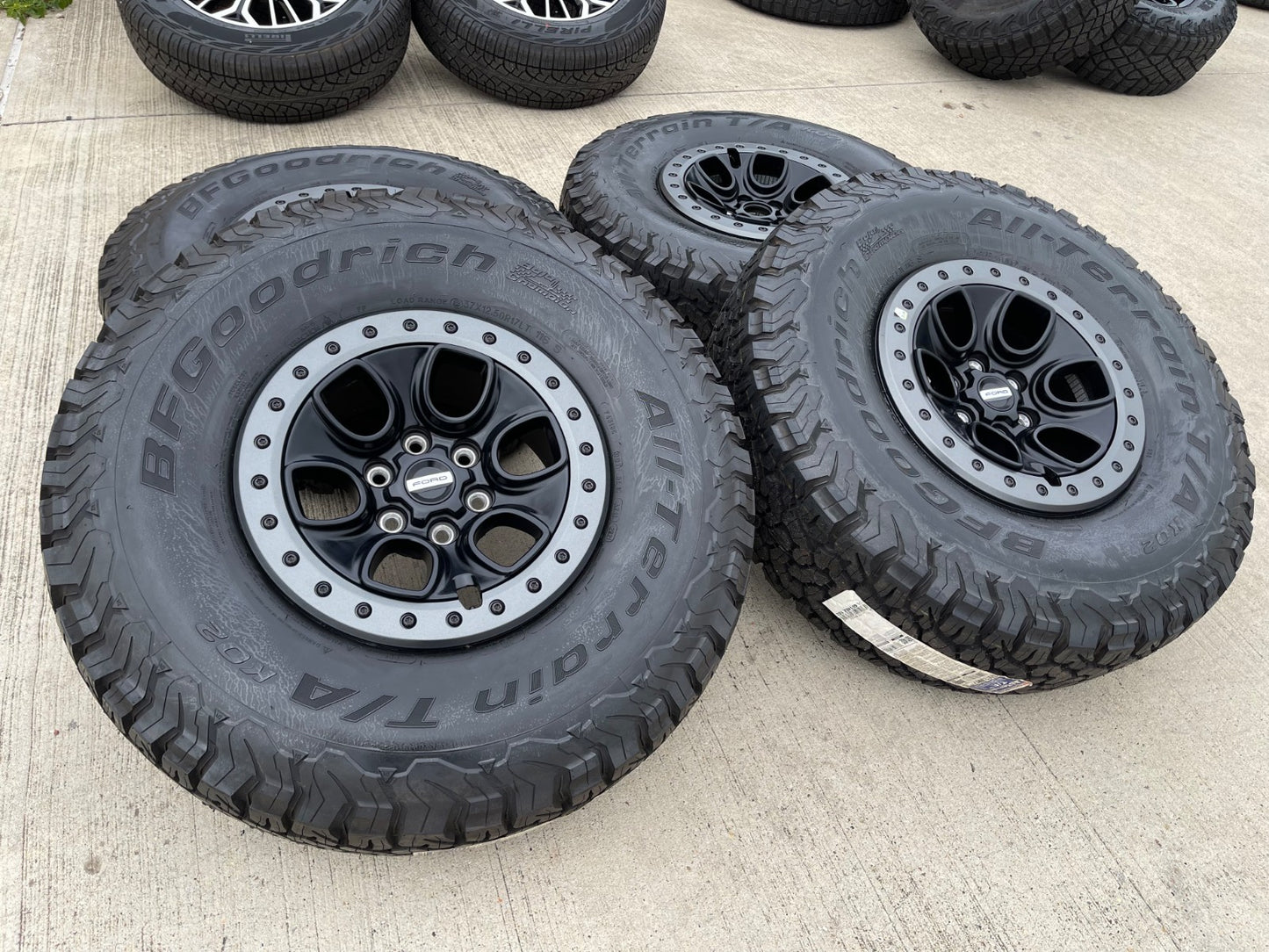 17" Ford F-150 Raptor OEM BEADLOCK rims wheels 10459 95210 BFG KO2 37" tires NEW