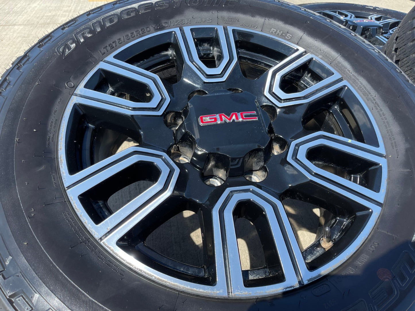 20" GMC Sierra AT4 2500 3500 OEM wheels rims 5950 Silverado BRIDGESTONE A/T