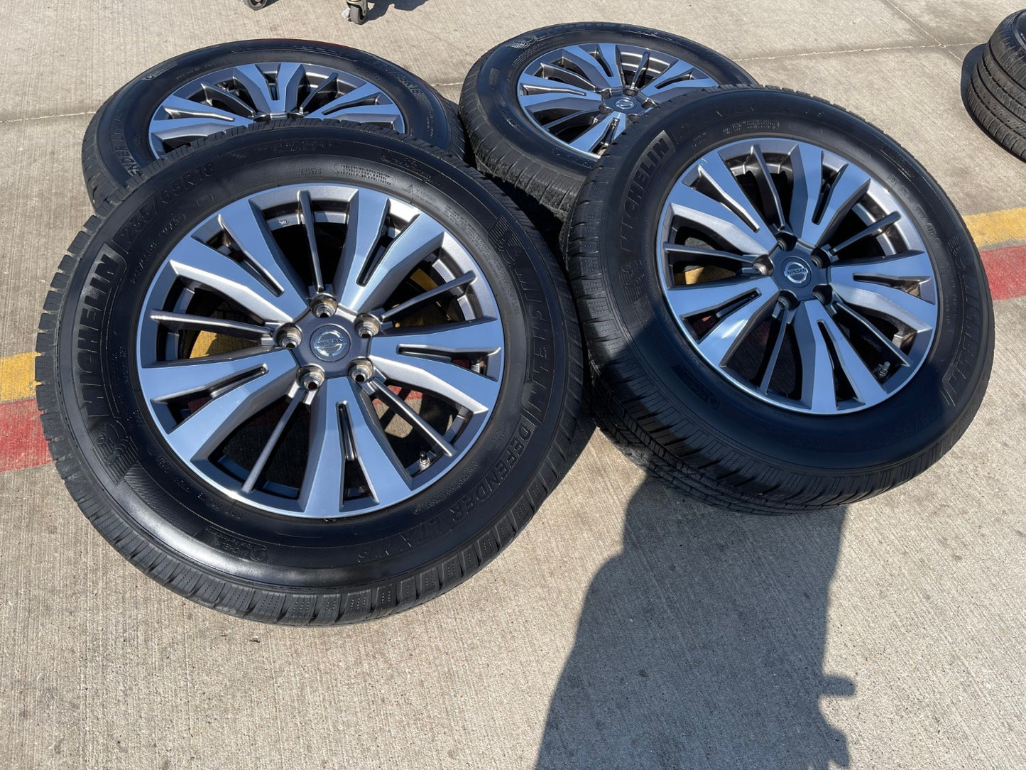 18" Nissan Pathfinder Murano FX35 FX45 QX60 OEM 62742 wheels rims MICHELIN