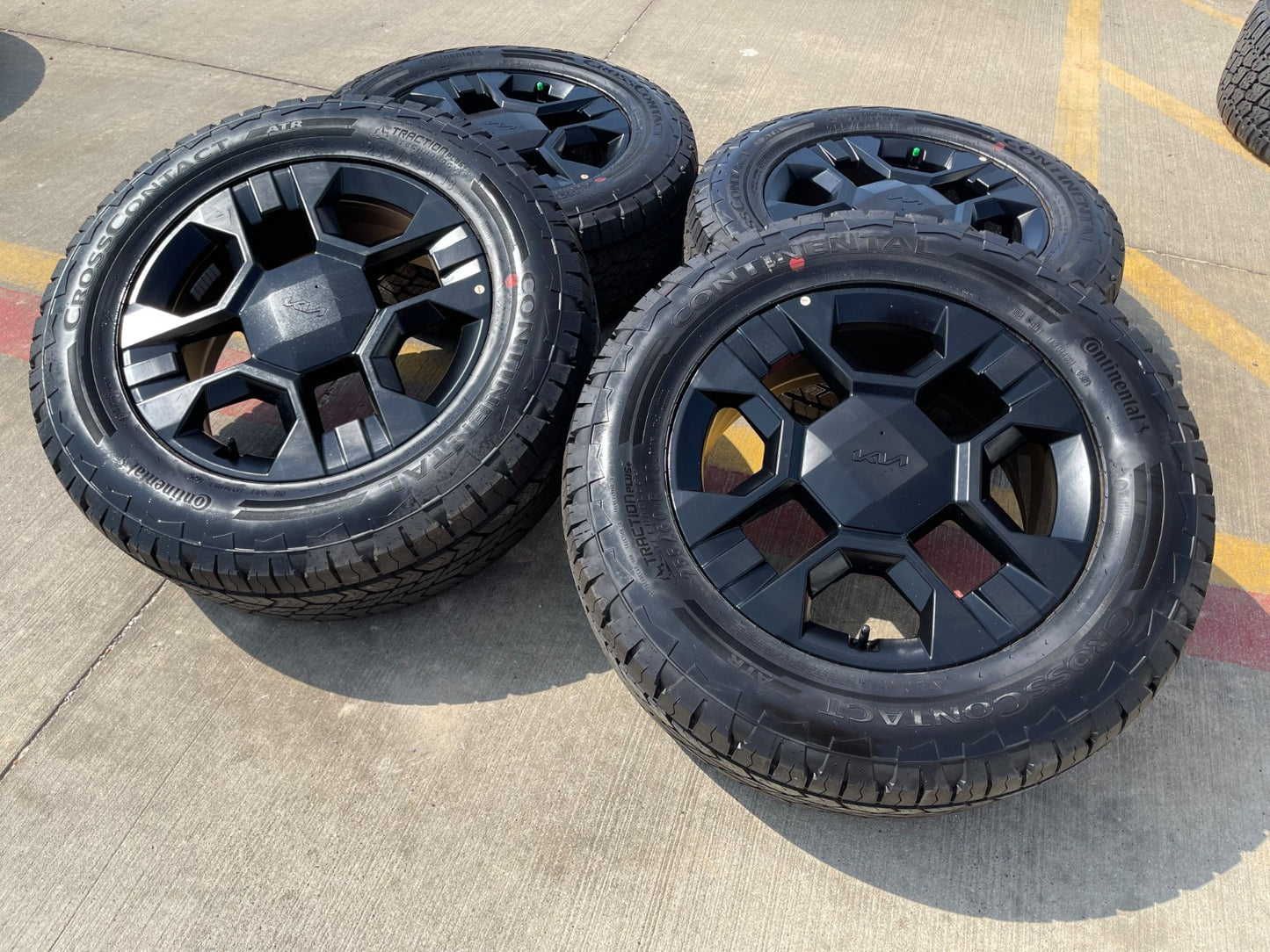 18" Kia Telluride X-PRO OEM wheels rims Sorento Sedona SET 2026 2027 NEW