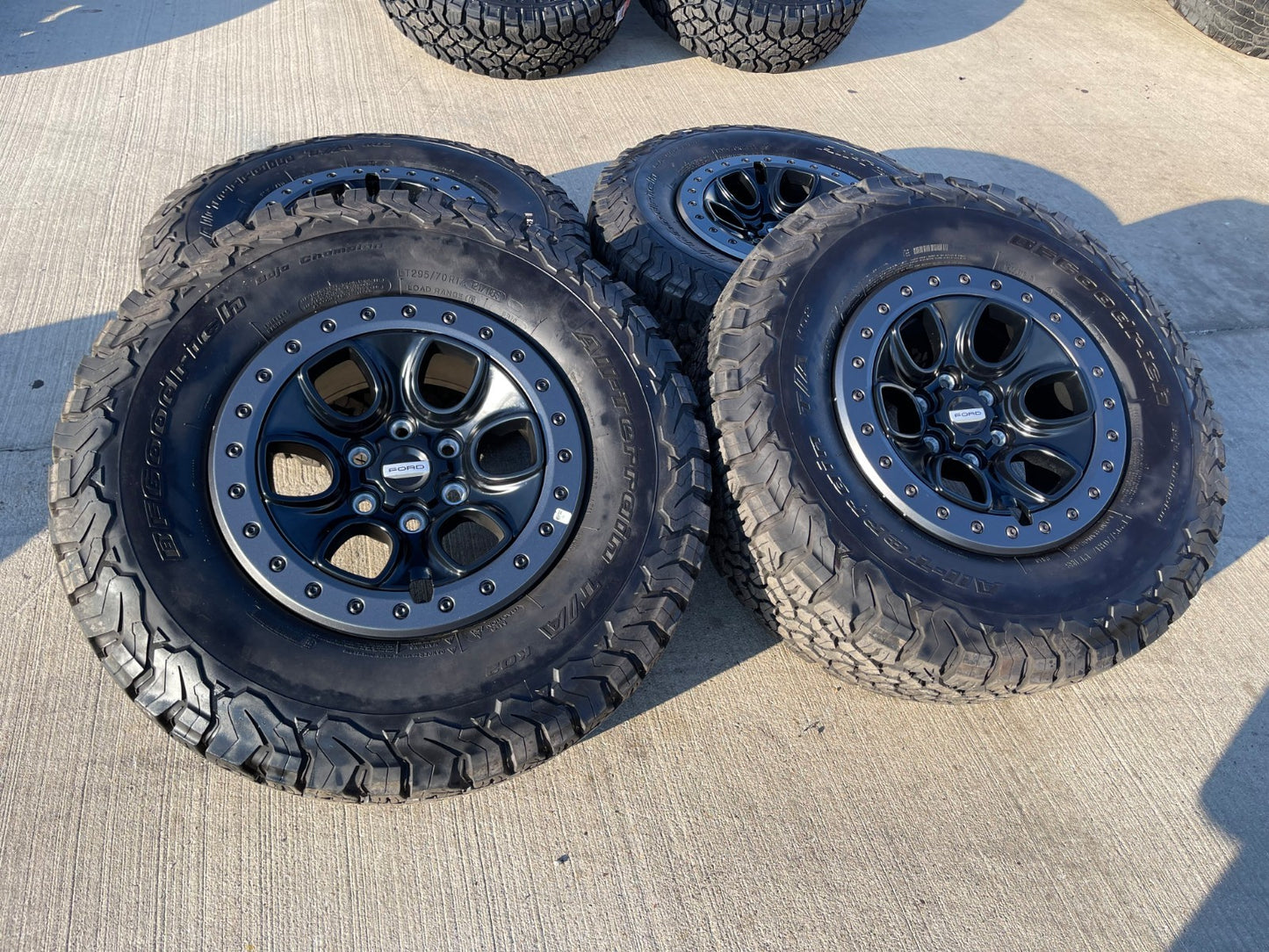 17" Ford F-150 Raptor OEM BEADLOCK rims wheels SET 10459 95210 BFG KO2 tires