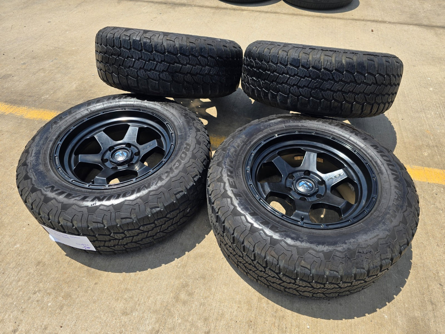 18x9 Fuel Shok D644 Chevy Silverado RAM Tacoma wheels rims 6x139 6x5.5 tires