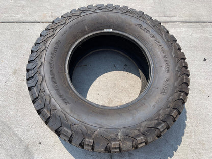 (1) 295/70/17 BFG KO2 A/T tire 295/70R17 LT 10 ply LRE 121S TAKE OFF NEW