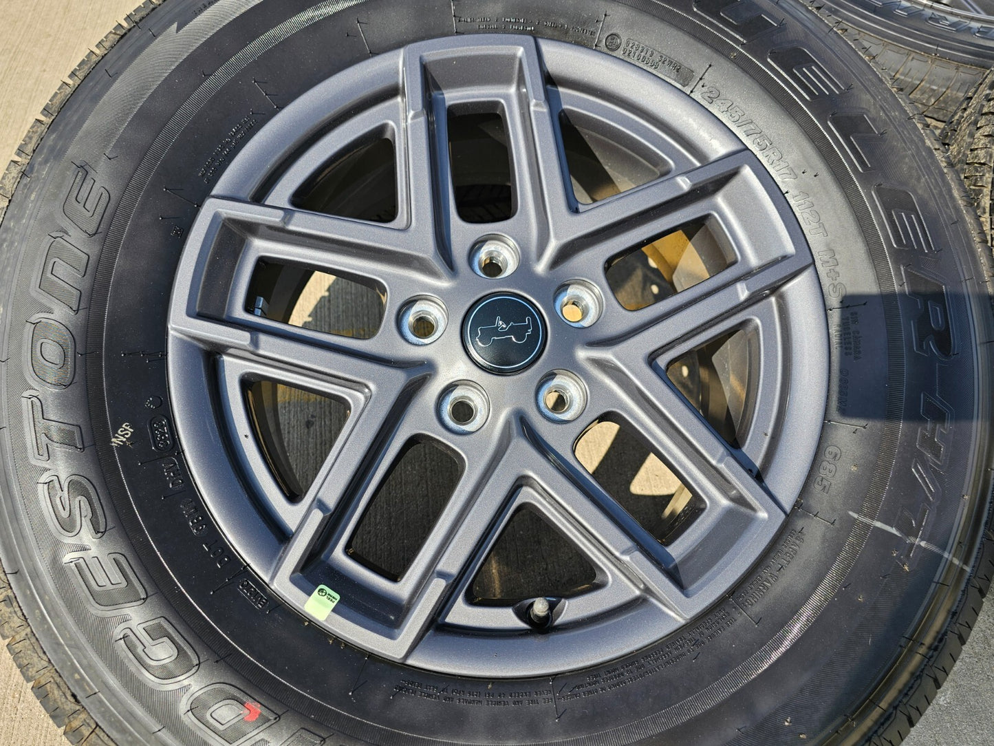 17" Jeep Wrangler Rubicon Sport S OEM wheels rims 51649 Gladiator 2024 2025 NEW