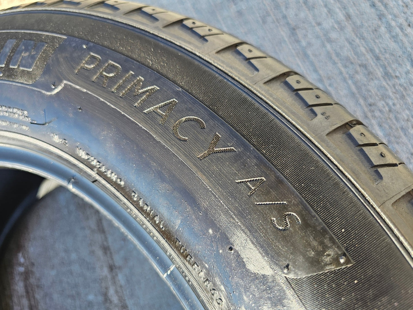 225/65/17 Michelin Primacy A/S tire 102H