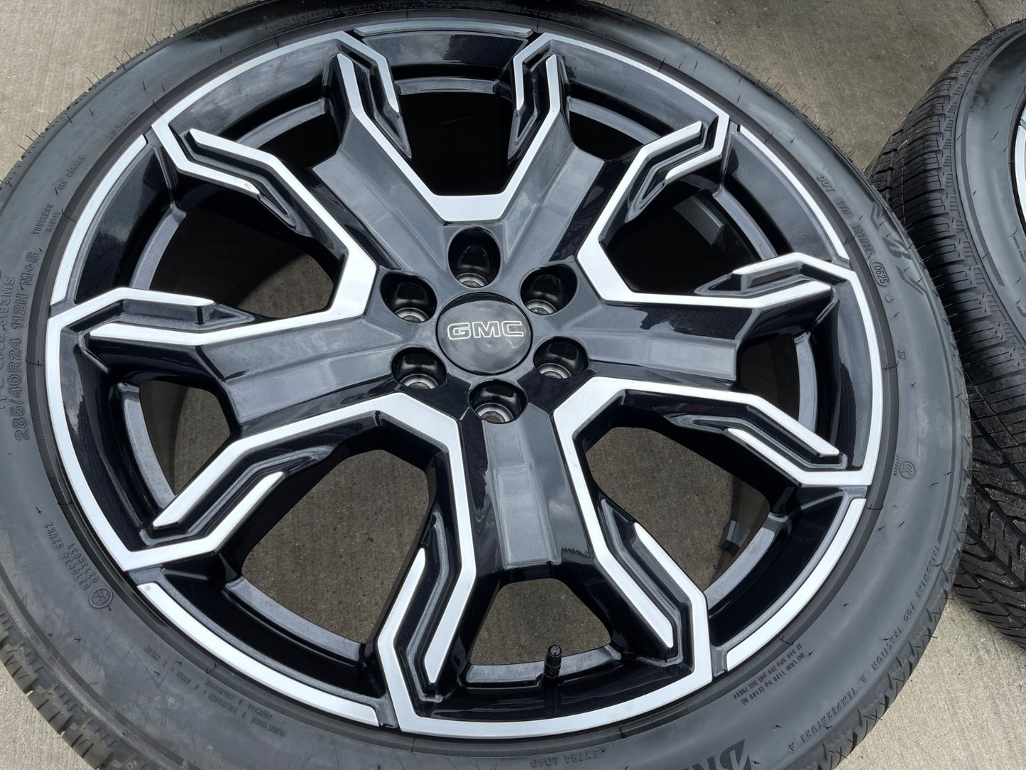 24" Chevy Tahoe Silverado OEM High Country wheels rims 2025 2026 2027 NEW
