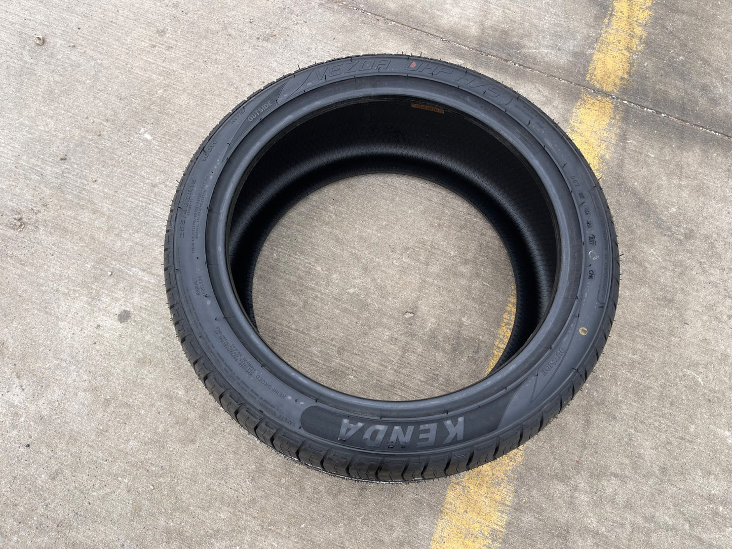 (1) 255/40/19 Kenda Vezda UHP A/S KR400 tire 255/40r19 100W NEW