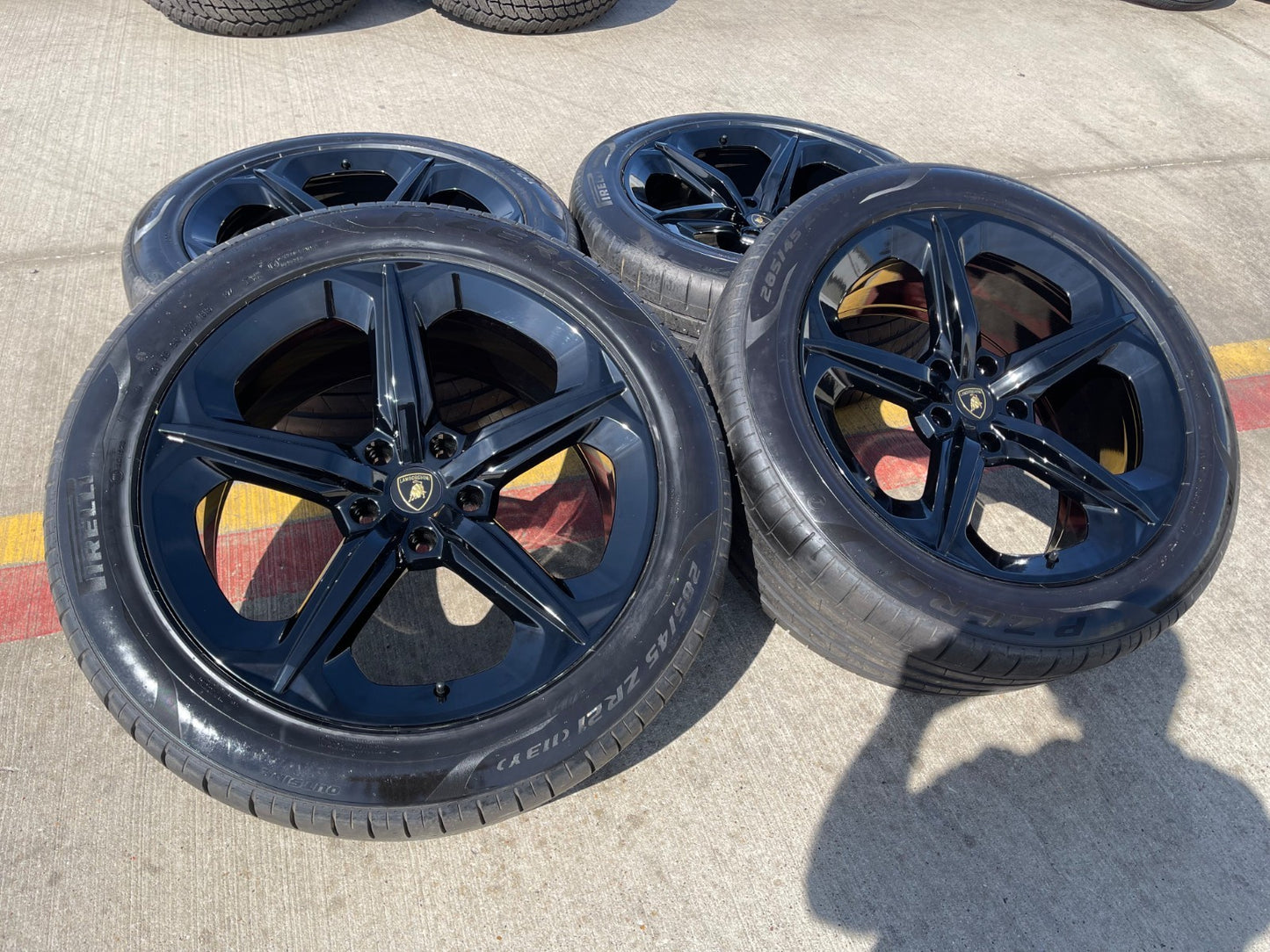 21" Lamborghini Urus OEM wheels rims Taigete 2018 2019 2023 2024 2025 PIRELLI