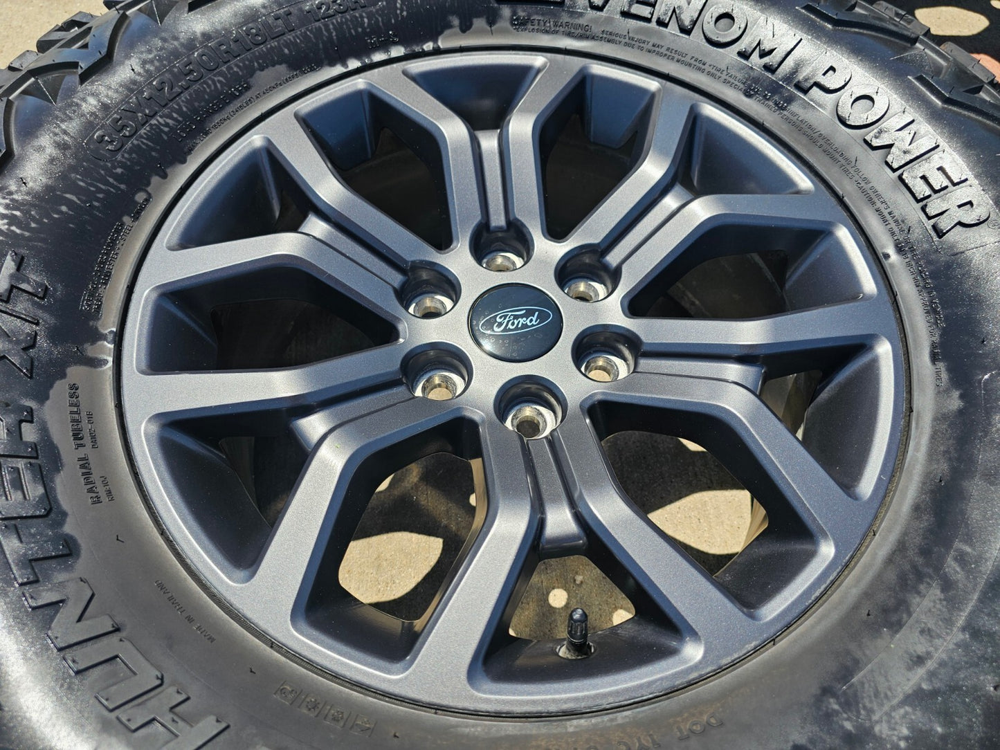 18" Ford F-150 TREMOR OEM rims wheels 10342 Expedition tires 35"