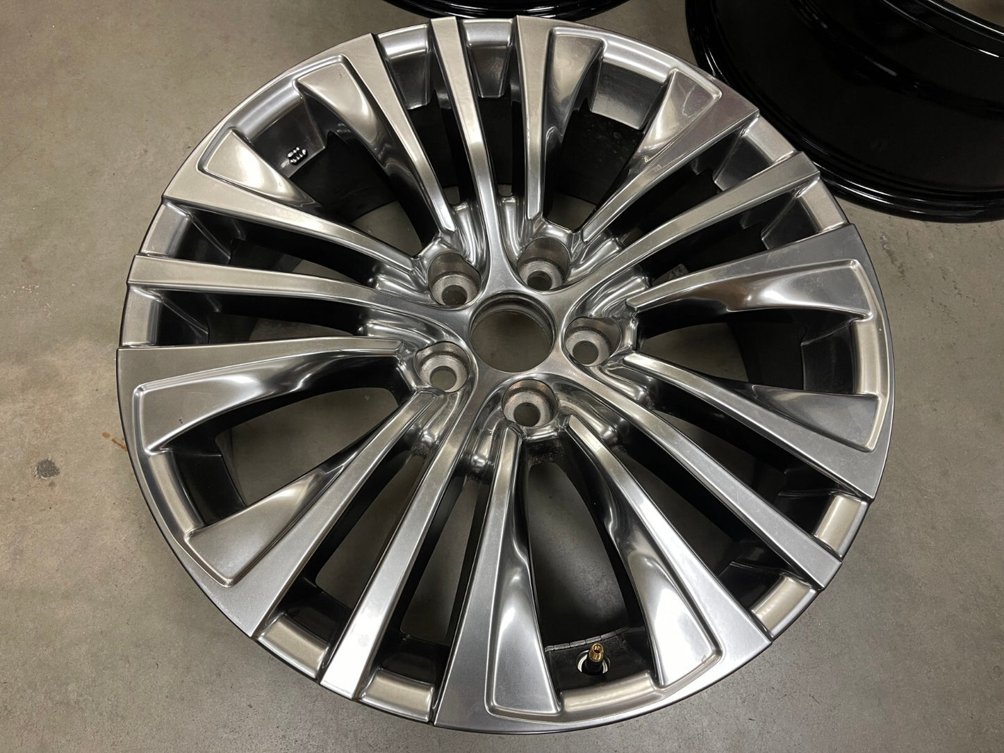 19" Toyota Venza OEM rim wheel Rav4 Sienna CH-R 2021 2022 2023 2024 2025