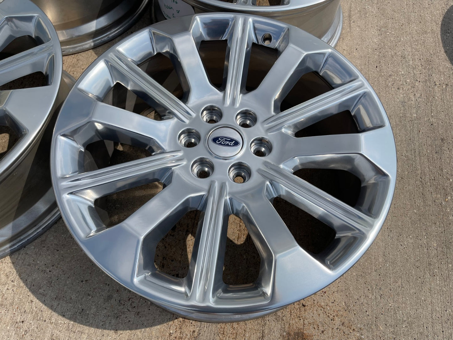 (1) 22" Ford F-150 King Ranch LIMITED OEM rim wheel 10349 Expedition NEW