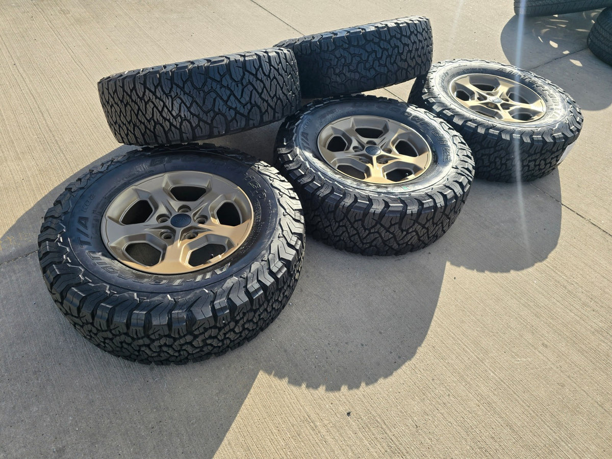 17" Jeep Gladiator RUBICON OEM wheels rims BRONZE Wrangler 9236 SET BFG A/T 33"