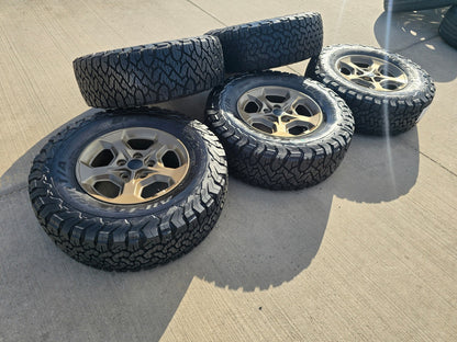 17" Jeep Gladiator RUBICON OEM wheels rims BRONZE Wrangler 9236 SET BFG A/T 33"