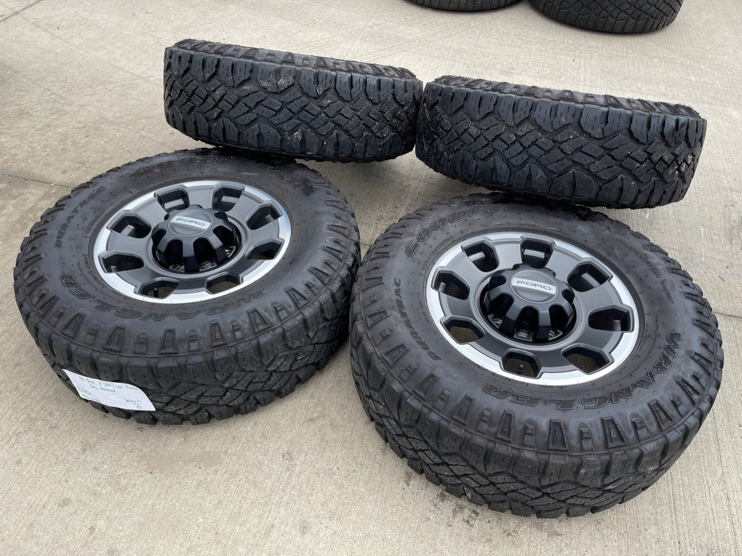 18" Ford F-250 F-350 OEM TREMOR rims wheels 10482 tires DURATRAC R/T 35"