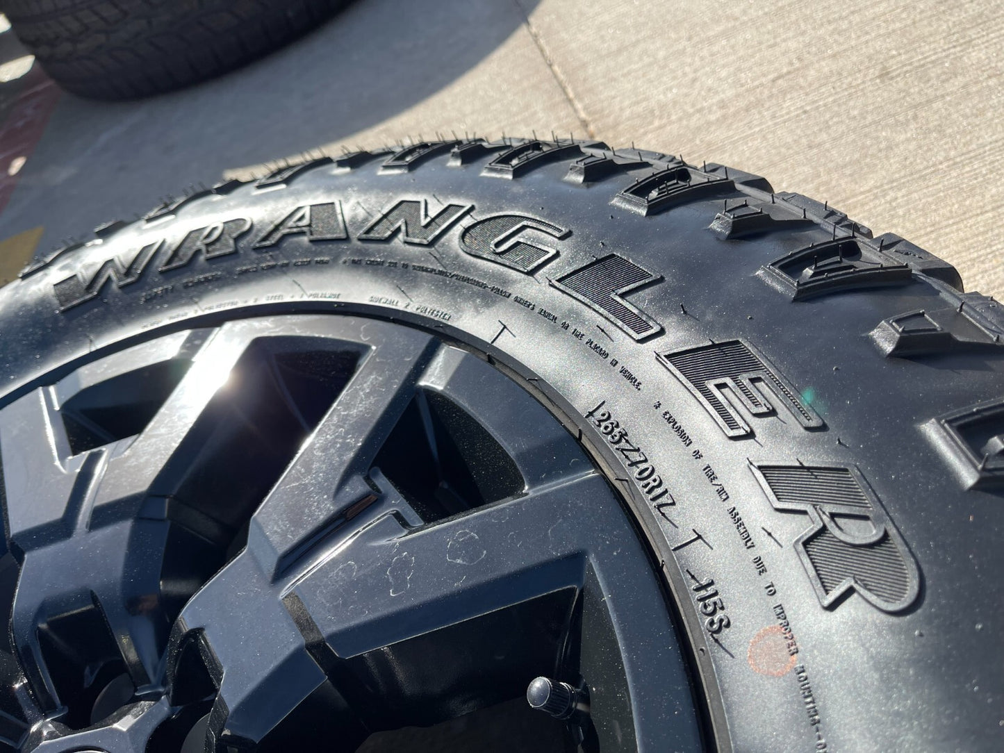 17" Nissan Frontier OEM Desert Runner 62832 wheels rims tires DURATRAC A/T