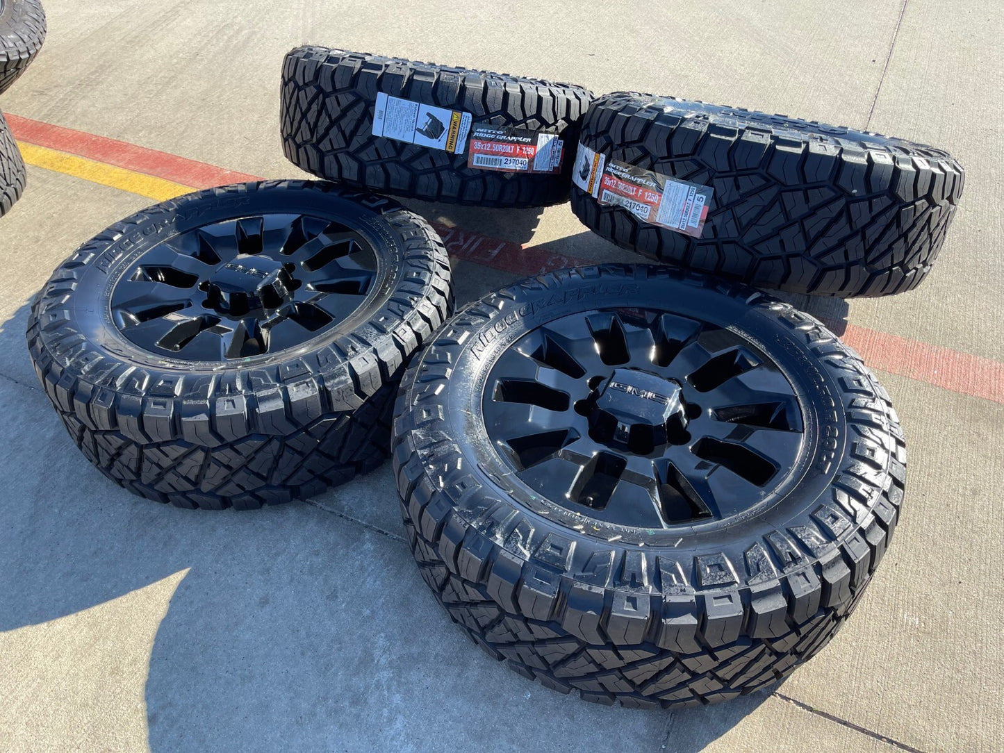 20" GMC Sierra Chevy Silverado 2500 3500 OEM 5960 5947 wheels rims NEW 35"