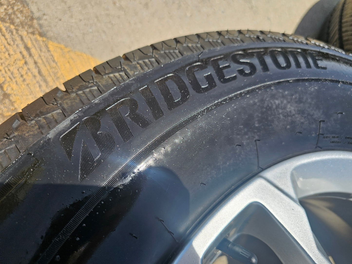 18" Chevy Traverse Blazer GMC Acadia OEM 5843 5844 wheels rims tires