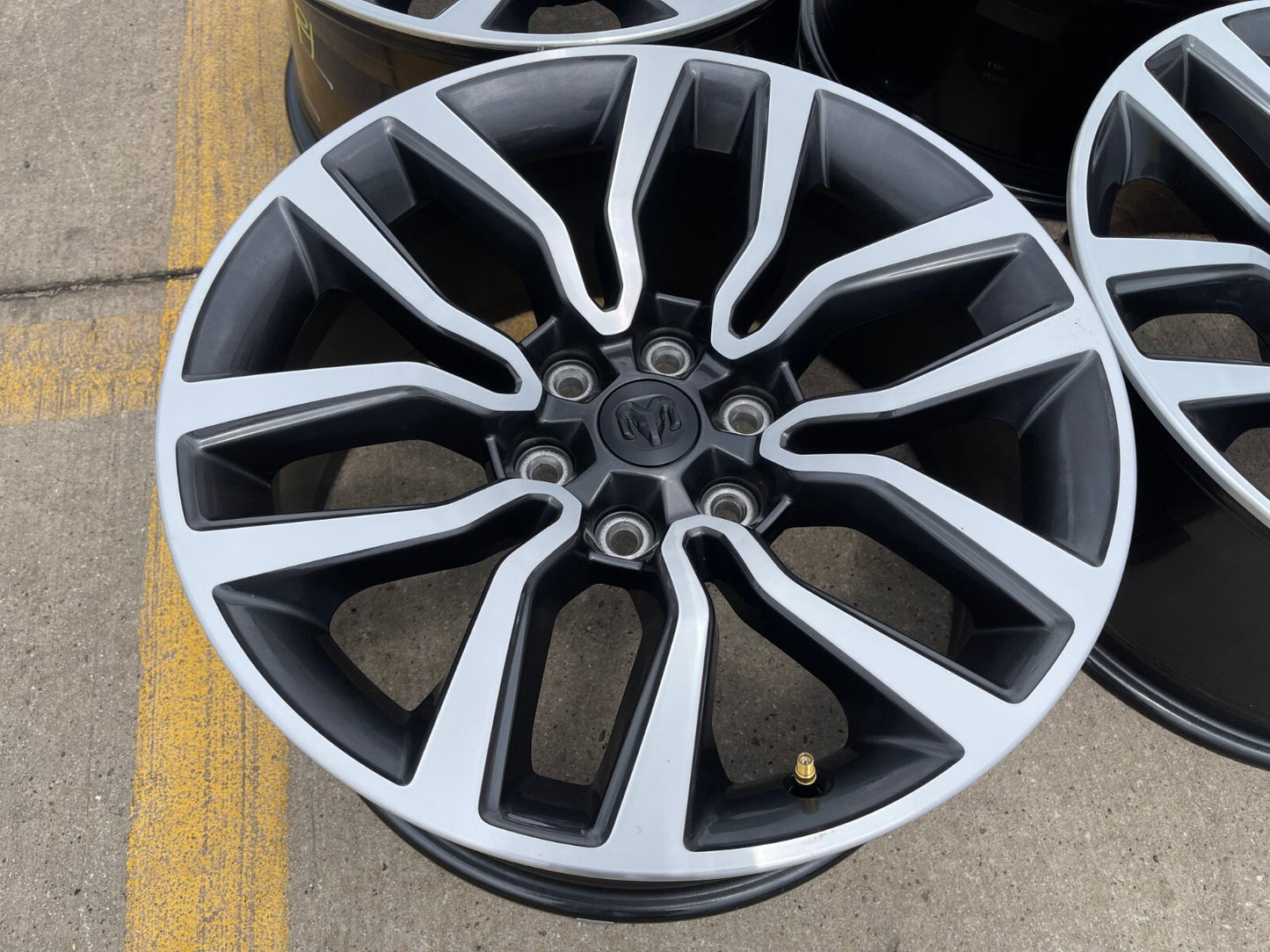 20" Dodge Ram 1500 OEM Laramie Long Horn wheels rims 2024 2025 NEW