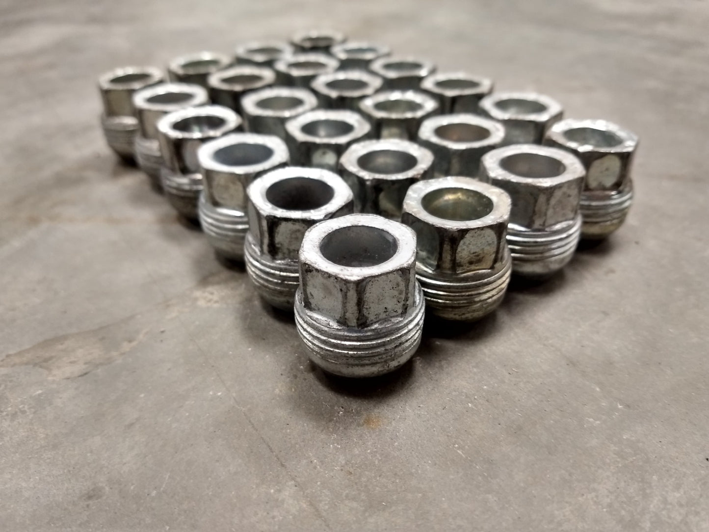 (24) OEM GM lug nuts open end threaded 1500 Chevy Silverado GMC Cadillac 14x1.5