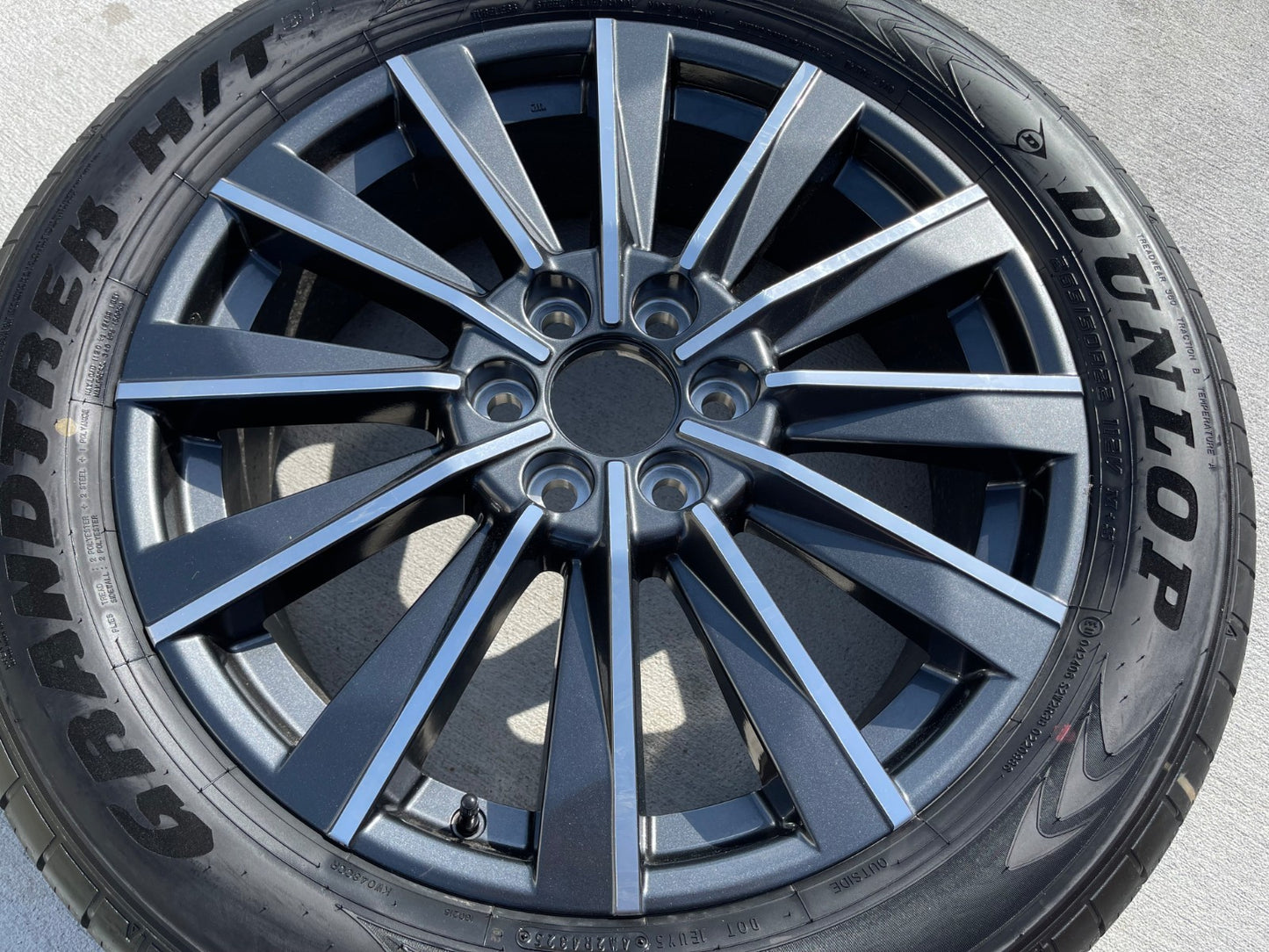 22" Lexus GX550 OEM wheel rim Toyota Land Cruiser Tundra 78519 LX600 tire NEW
