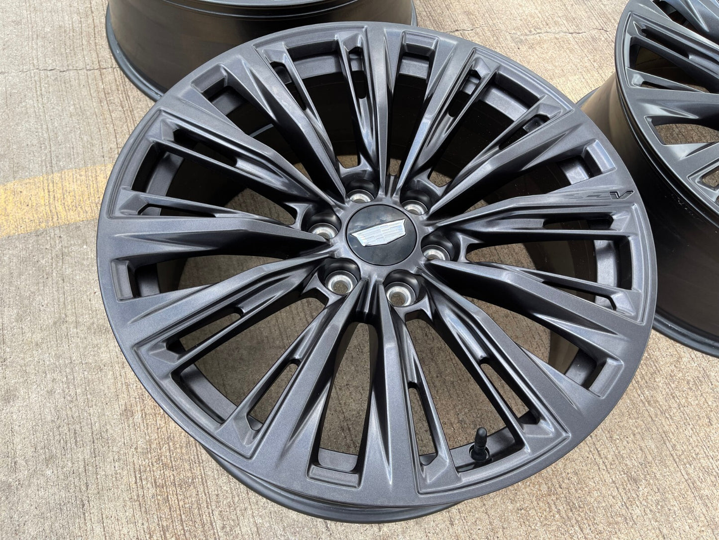 22" Cadillac Escalade V V600 Platinum OEM ORIGINAL wheel rim 2023 2024 2025 NEW