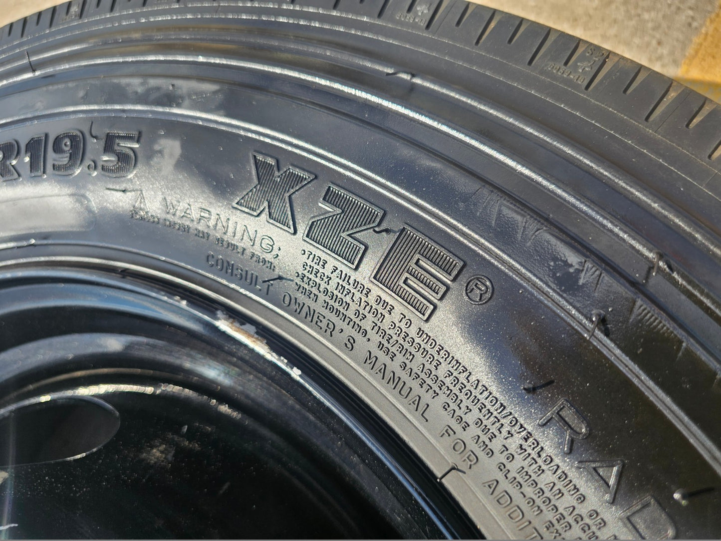 19.5" Ford F-450 F-550 Dually rim RAM 4500 OEM 10x225 spare MICHELIN