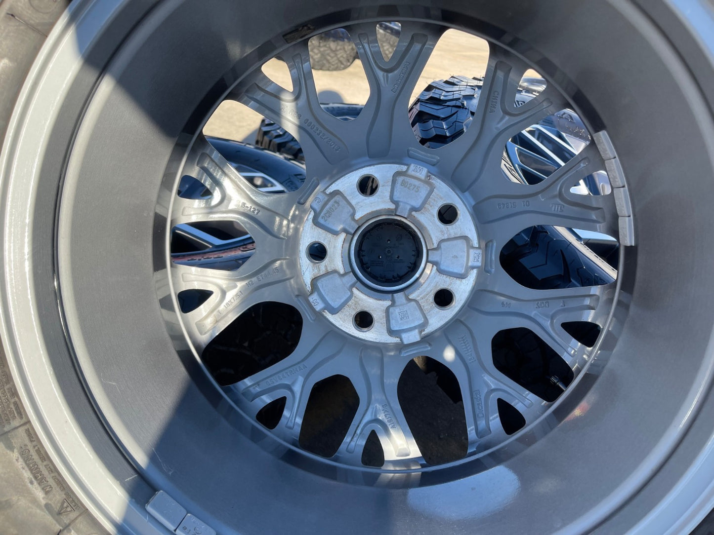 18" Jeep Wrangler Grand Cherokee Gladiator OEM 9331 wheels rims BFG KO2 A/T NEW
