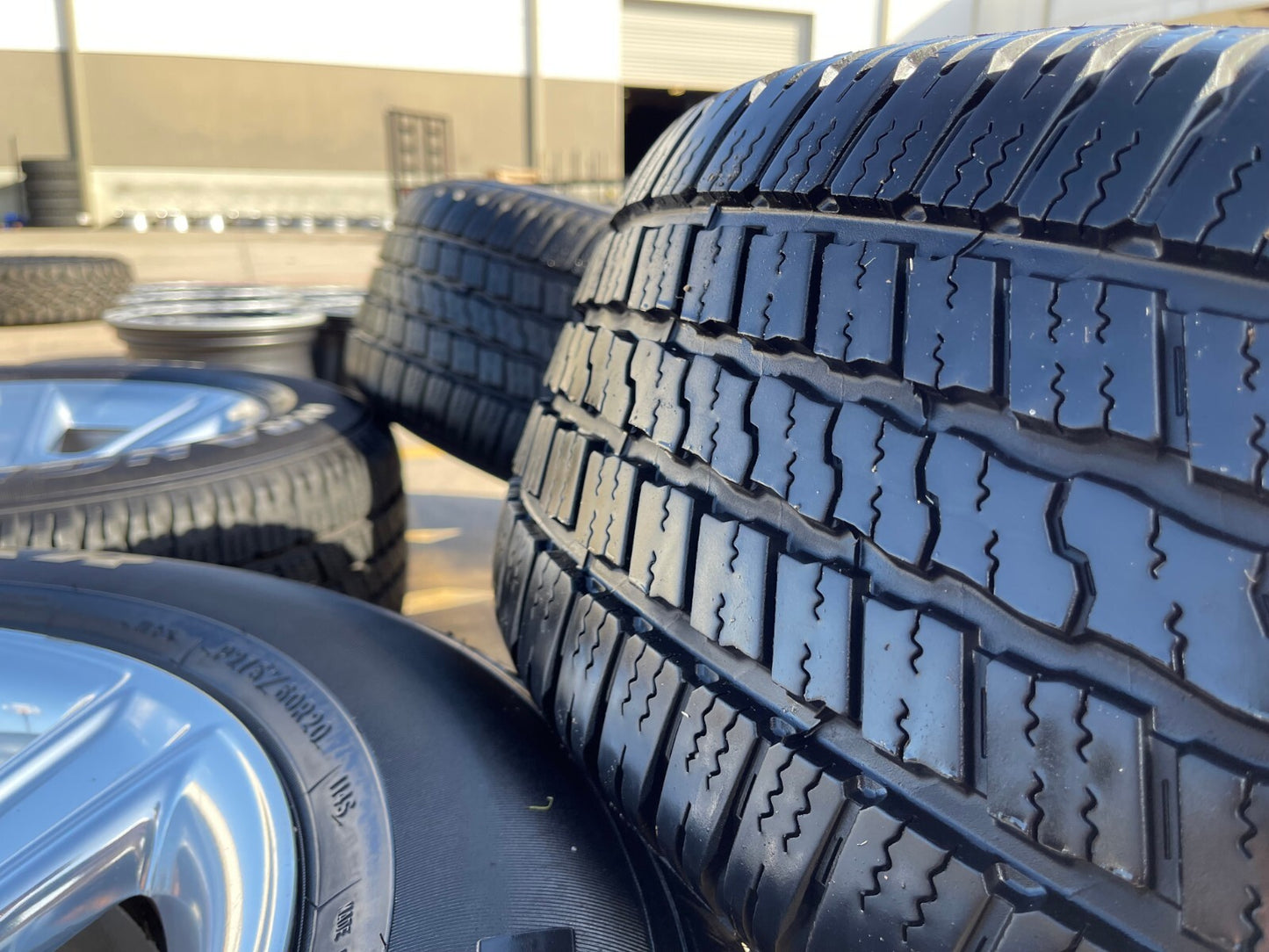 20" Dodge Ram 1500 OEM wheels rims 2561 2502 tires 2016 2017 2018 2019 2020 2021