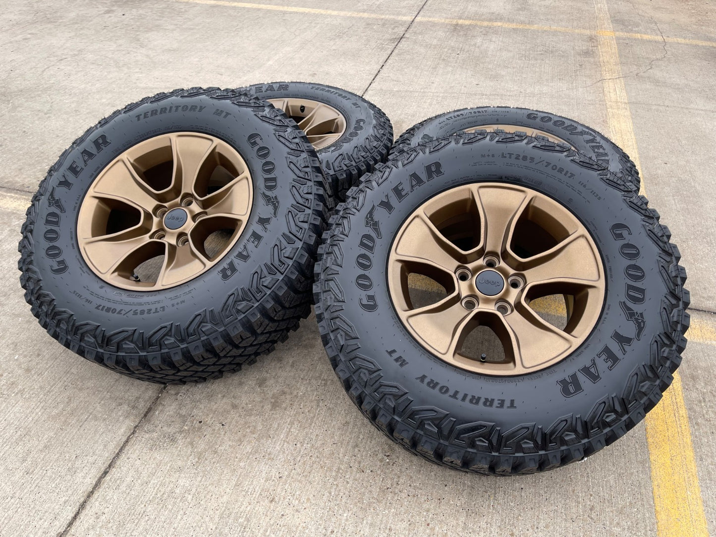 17" Jeep Wrangler Rubicon OEM 96226 wheels rims Gladiator GOODYEAR  A/T 33" NEW