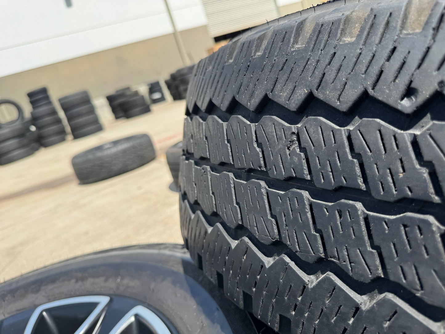 20" Ford F-250 F-350 OEM Lariat Platinum wheel rim 10486 2023 2024 2025 2026