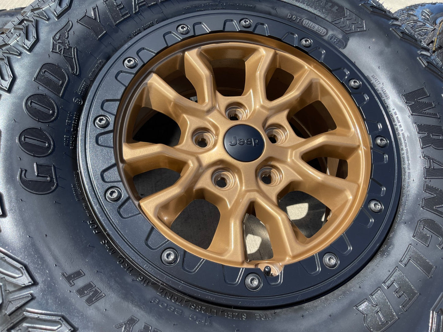 NEW 17" Jeep Wrangler 392 Gladiator Rubicon OEM BEADLOCK wheels rims 9304 95240