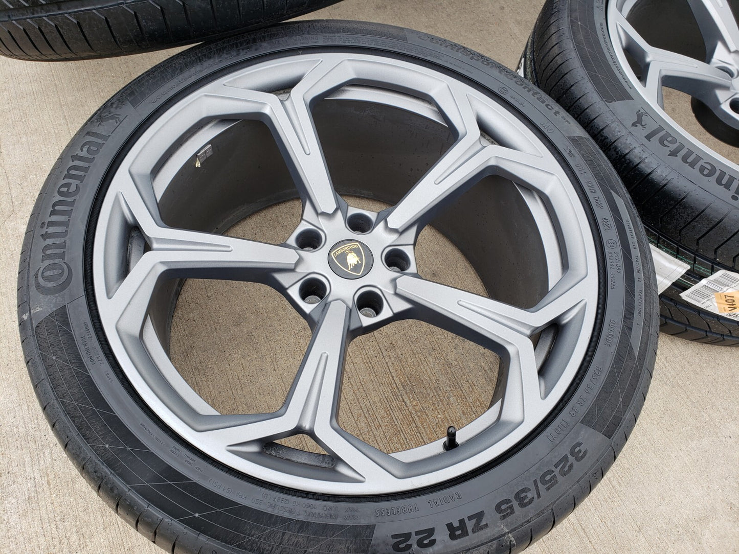22" Lamborghini Urus OEM wheels rims gray Taigete 2022 2023 2024 2025 2026 NEW