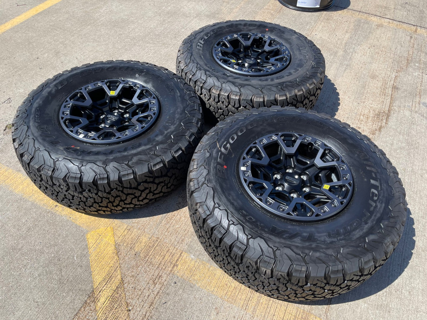 17" Ford F-150 Raptor R OEM BEADLOCK rim wheel 37" tire spare 2024 2025 2026 NEW