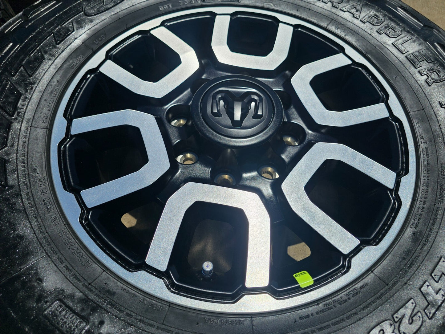 18" Ram 2500 3500 LARAMIE OEM wheels rims 2694 tires 35" NITRO