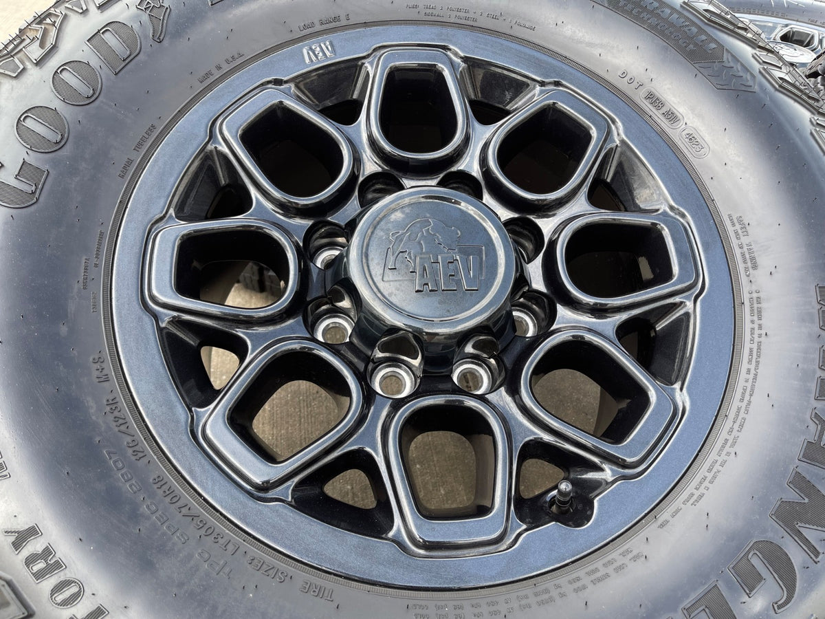 18" AEV Chevy BISON Trail Boss ZR2 2500 OEM wheels rims GMC Sierra SET 35"