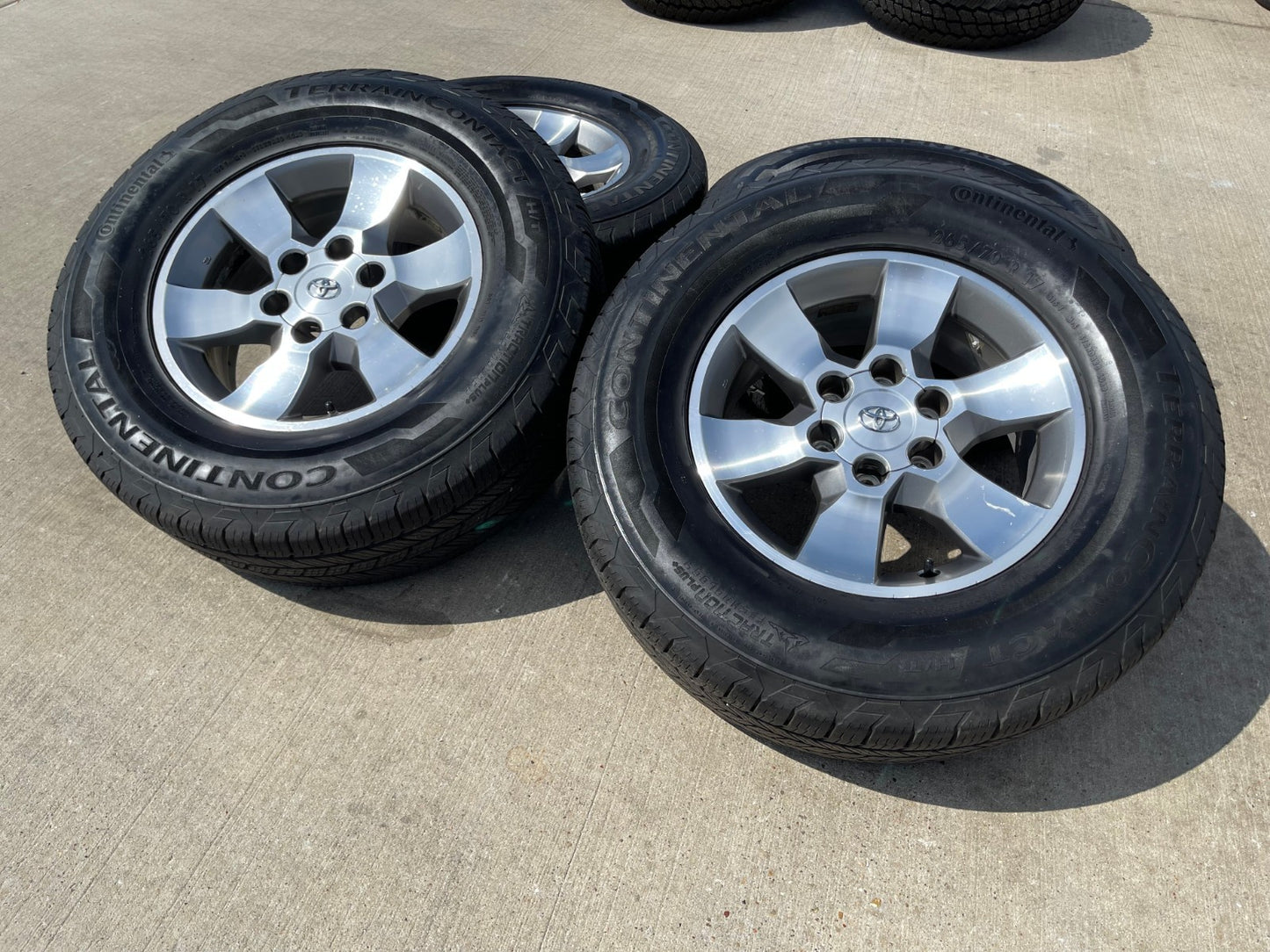 17" Toyota Tacoma 4Runner OEM 69562 wheels rims tires CONTINENTAL