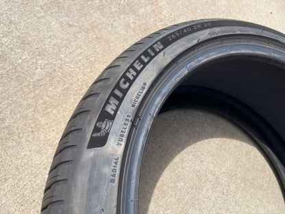 (1) 265/40/20 Michelin Pilot Sport EV 104Y XL 265/40R20 tire