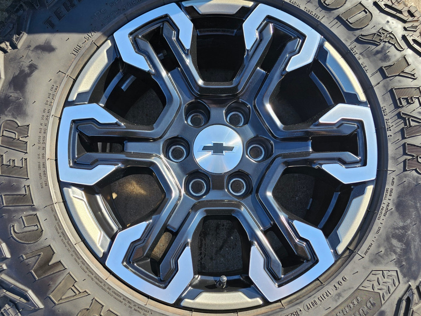 18" Chevy Silverado ZR2 Tahoe TRAIL BOSS Sierra OEM 95415 wheels rims GOODYEAR