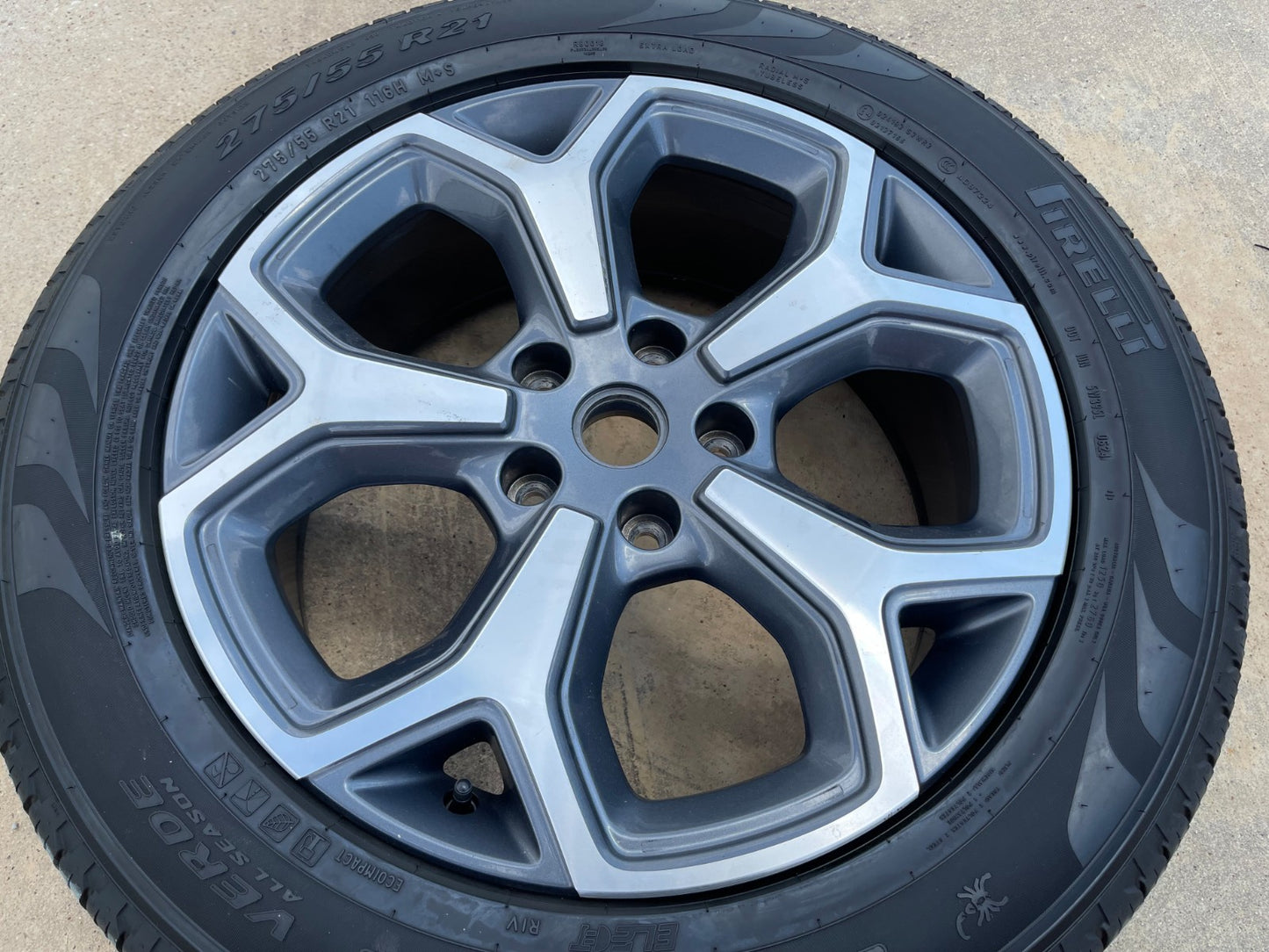 (1) 21" Rivian R1T R1S OEM wheel rim tire spare 2022 2023 2024 2025 2026 2027